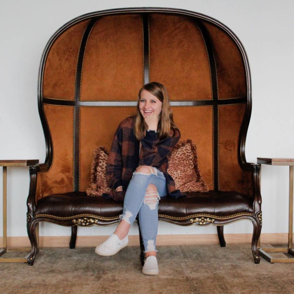 Meet your Posher, Elizabeth